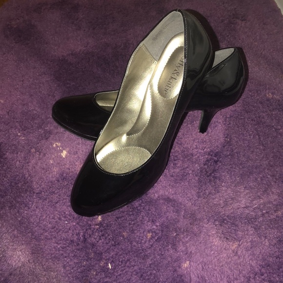 Shoes - Picture 2 of 2